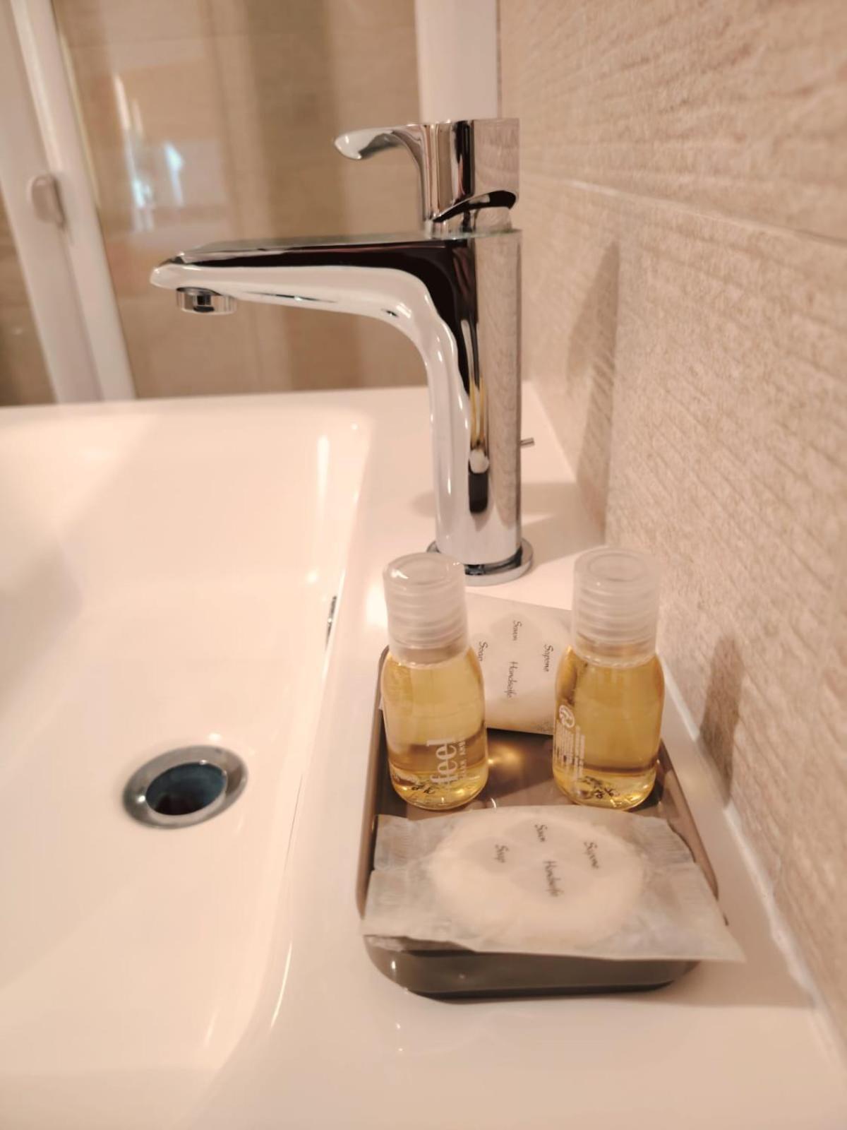 L&B Bed And Breakfast テッラノーヴァ・ディ・ポッリーノ エクステリア 写真